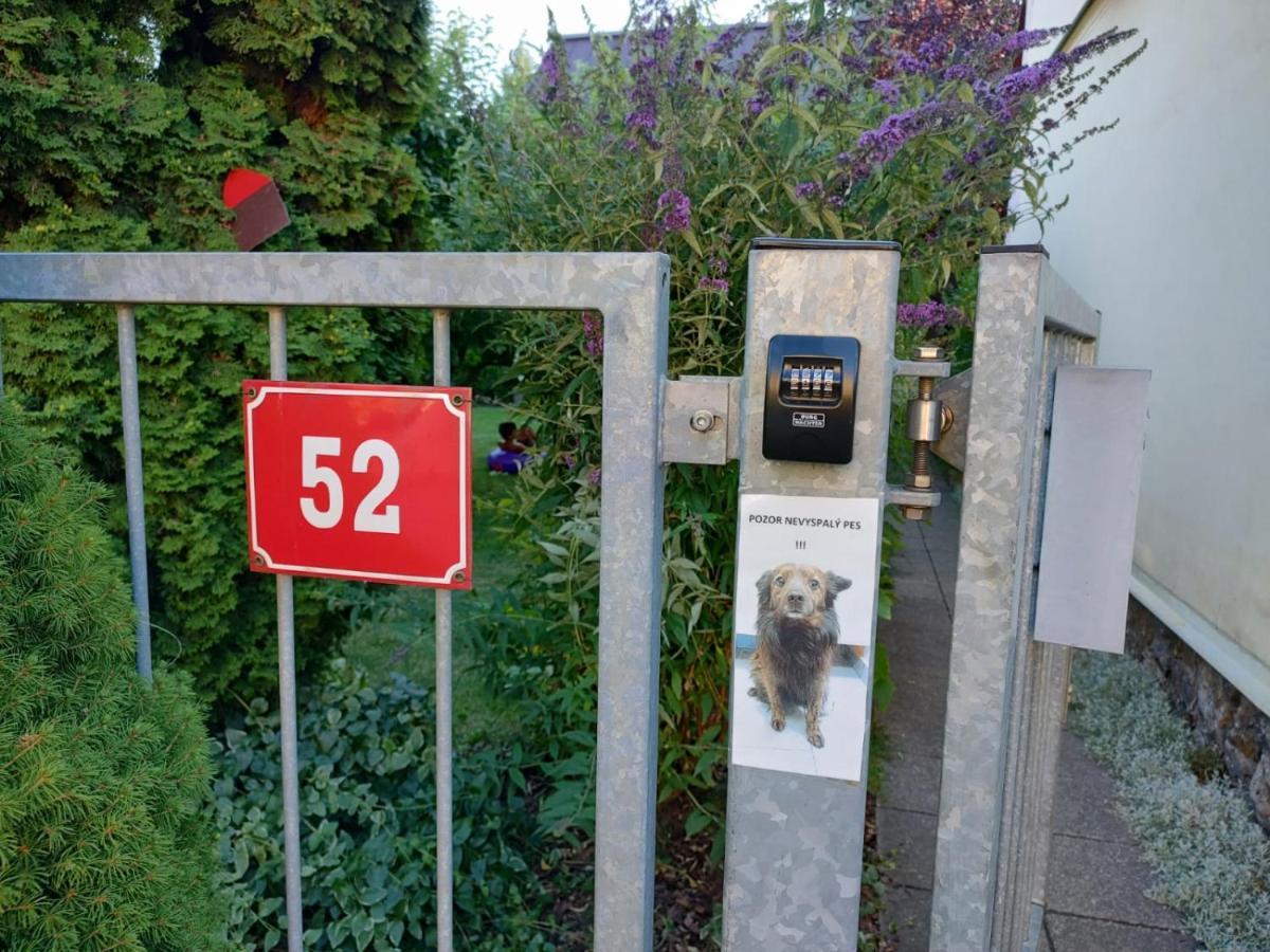Apartament U Letiste Kněževes Zewnętrze zdjęcie